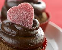 Cupcakes au chocolat et coeur de pâte d'amande